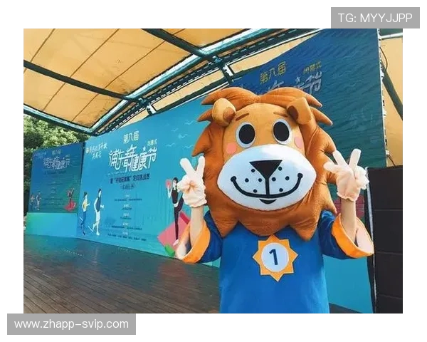 四人用身体部位摆造型挑战赛 创意无限 快乐互动秀